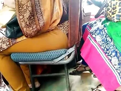అమీ సెక్స్ తెలుగు మూవీ ఫ్రాస్ట్ మసాజ్ కంటే మసాజ్ పార్లర్‌కి చేరుకుంటుంది.