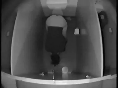 పింక్ తెలుగు sex టాప్ లో బ్లోండ్ స్వీటీ అందమైన గాడిదను చూపిస్తుంది మరియు బ్లో జాబ్ ఇస్తుంది